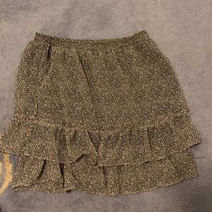 Black and white patterned skirt with pockets